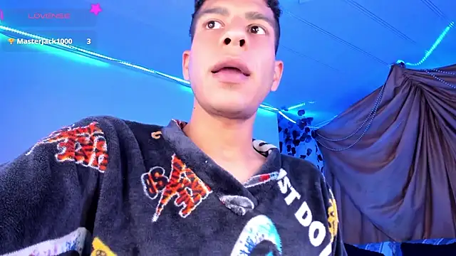 Ethan_Boyy live sex cam