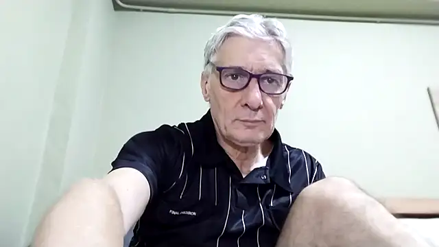 BIGUNCUTHARDCOCK live sex cam