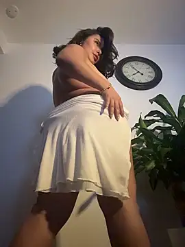 sukhakunis1 live sex cam