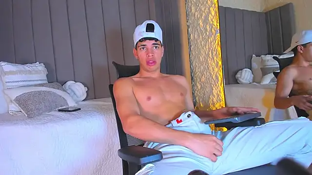 Benjamin_More live sex cam