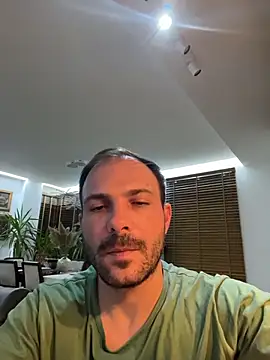 Adventurehotman live sex cam