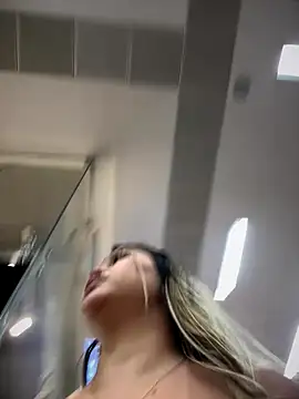 lunablossom_ live sex cam