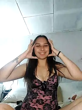 LyssaraVynn's cam snapshot