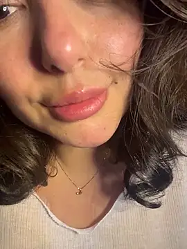 sukhakunis1 live sex cam