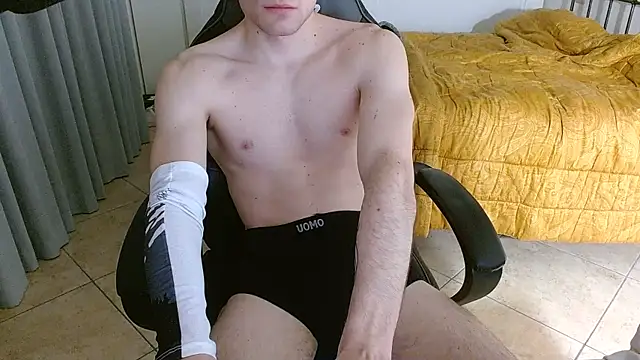 FitGuyDream live sex cam