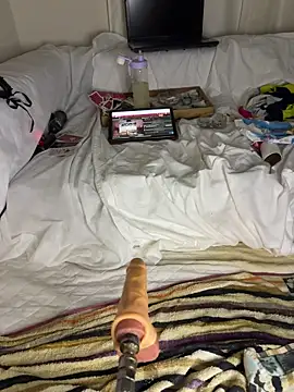 Ozge-SluttyScream69 live sex cam