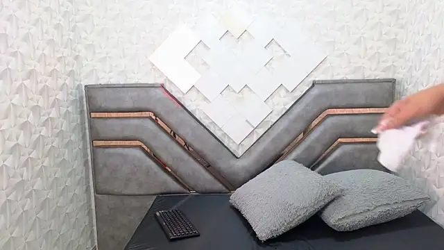 EdnaJarath live sex cam