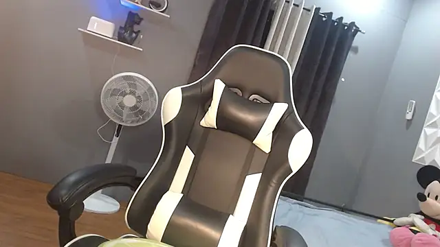 Hara_Danaya live sex cam