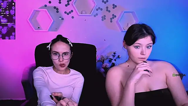 mona_cloud's cam snapshot