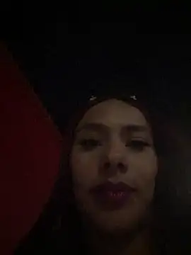 Emilyy-18's cam snapshot