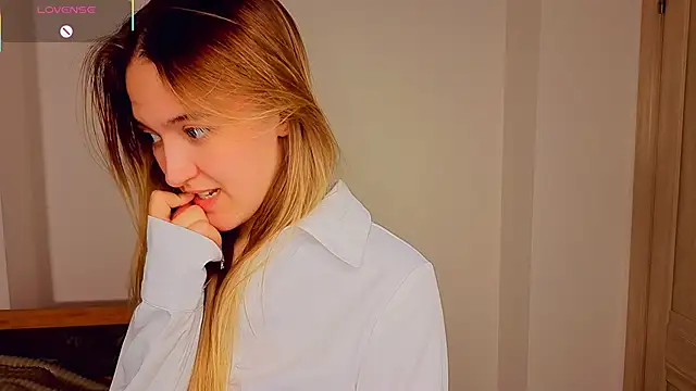 MarySparkl's cam snapshot