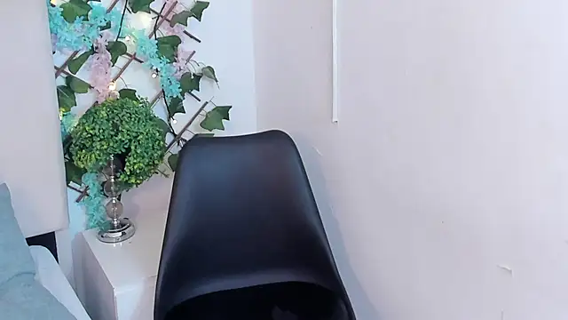 CharlotteBlossom's cam snapshot