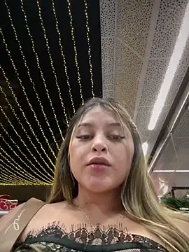 lunablossom_'s cam snapshot