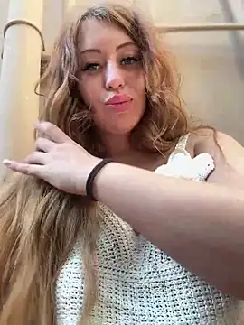 AndreaMood live sex cam