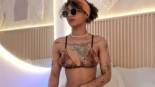 daiana_curly's cam snapshot