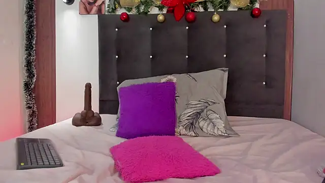 Reina_Love2's cam snapshot