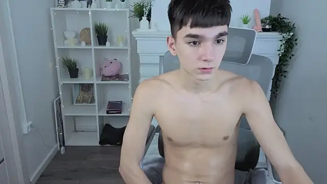 YamiTwink live sex cam