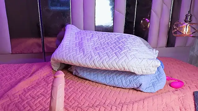 Naomistart's cam snapshot