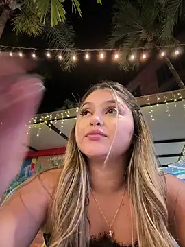 lunablossom_'s cam snapshot