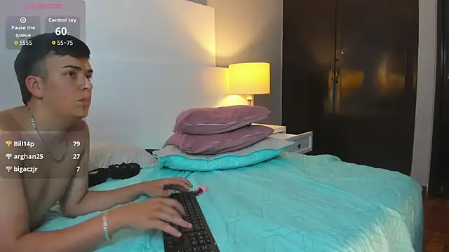 Dylan_Katte's cam snapshot