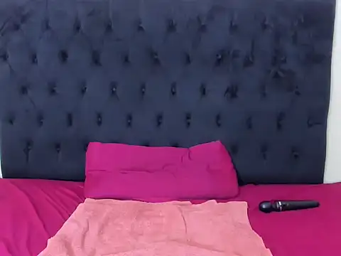 BustyBoobs97's cam snapshot