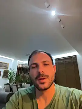 Adventurehotman live sex cam