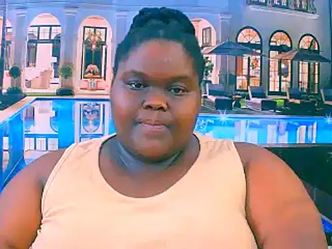 EbonyHotBuns's cam snapshot