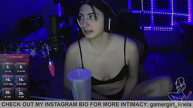 Gamergirl-Linela live sex cam