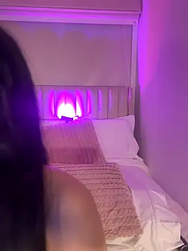 ArianaReynoldss's cam snapshot