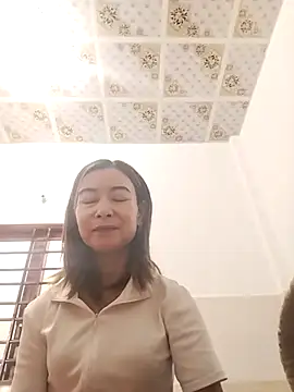 Sexy-ladyboobs20's cam snapshot