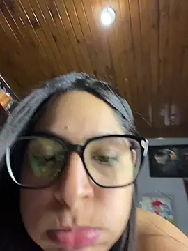 charlotte_stevenss_'s cam snapshot