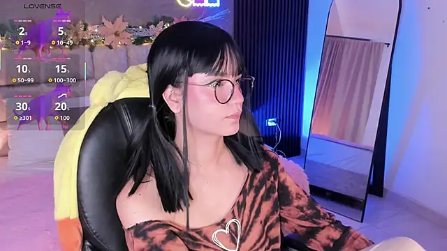 Arinextdoor's cam snapshot