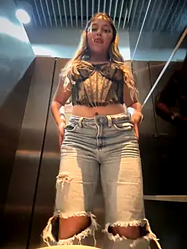 lunablossom_ live sex cam