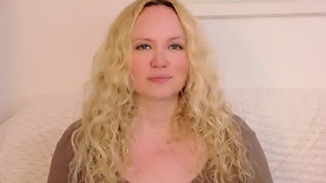 Sarah4you live sex cam