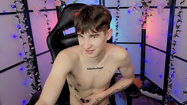 Maxwellchiik live sex cam