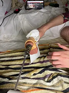 Ozge-SluttyScream69 live sex cam