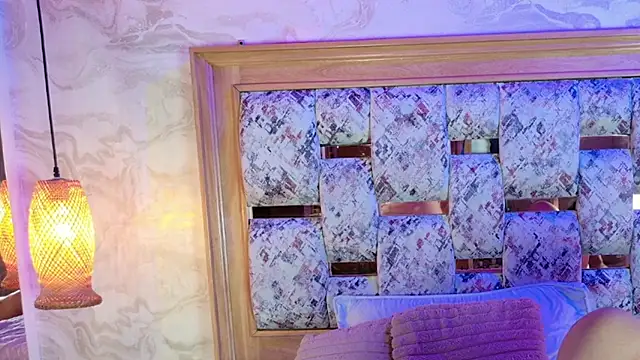 aron_emily_23 live sex cam