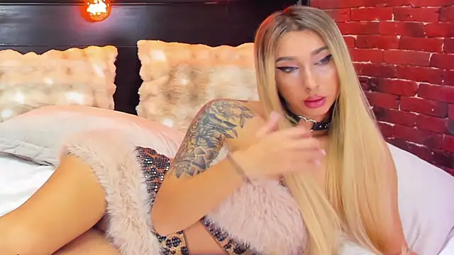 ChristynaRoss live sex cam