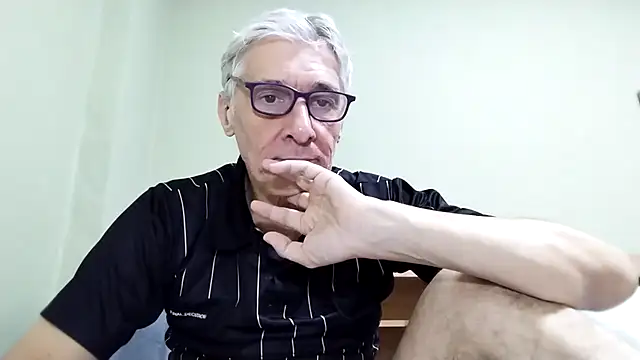 BIGUNCUTHARDCOCK live sex cam