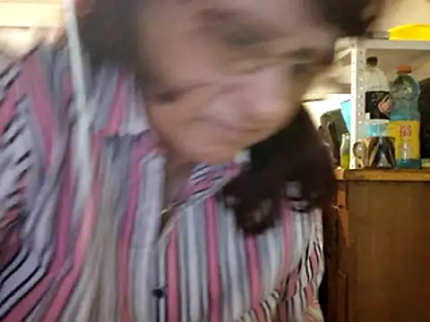 Samantha_Squirt@xh live sex cam