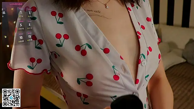 LorinaMaffitt live sex cam