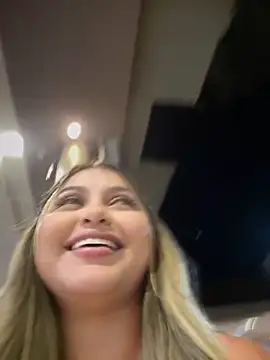 lunablossom_ live sex cam