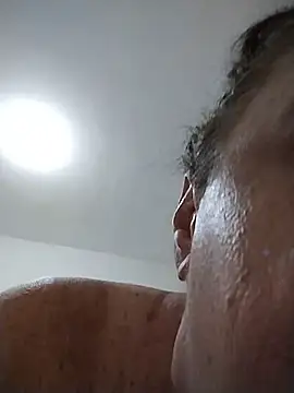 Yaya_Mineira live sex cam