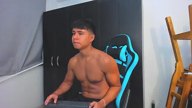 Bray_Kevin live sex cam