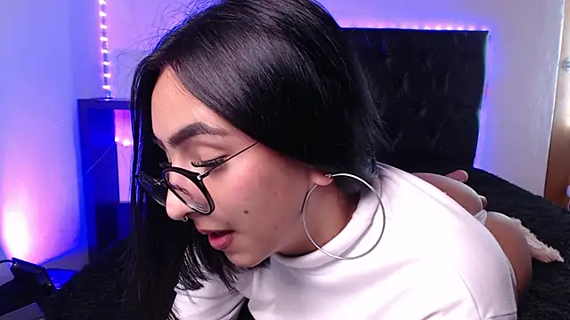 Skyler__blue4 live sex cam