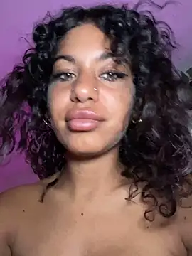 AlyssaHottv_'s cam snapshot