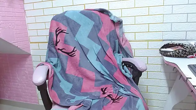 maurakloss303av's cam snapshot