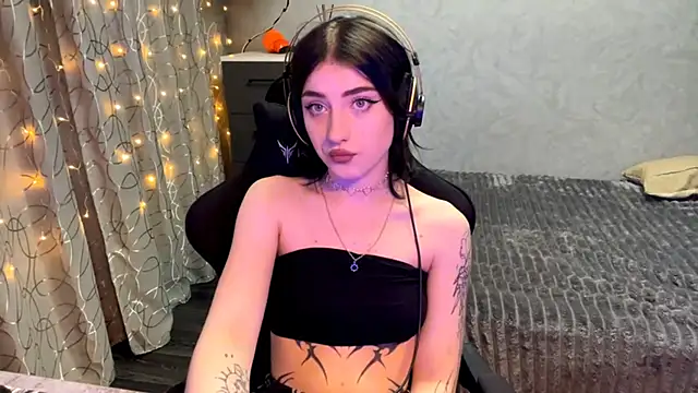 Meowluly's cam snapshot