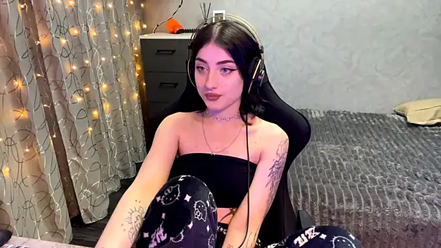 Meowluly's cam snapshot