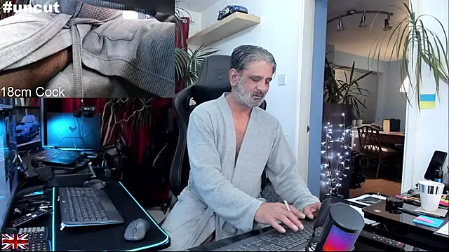 OnlineBossUK live sex cam